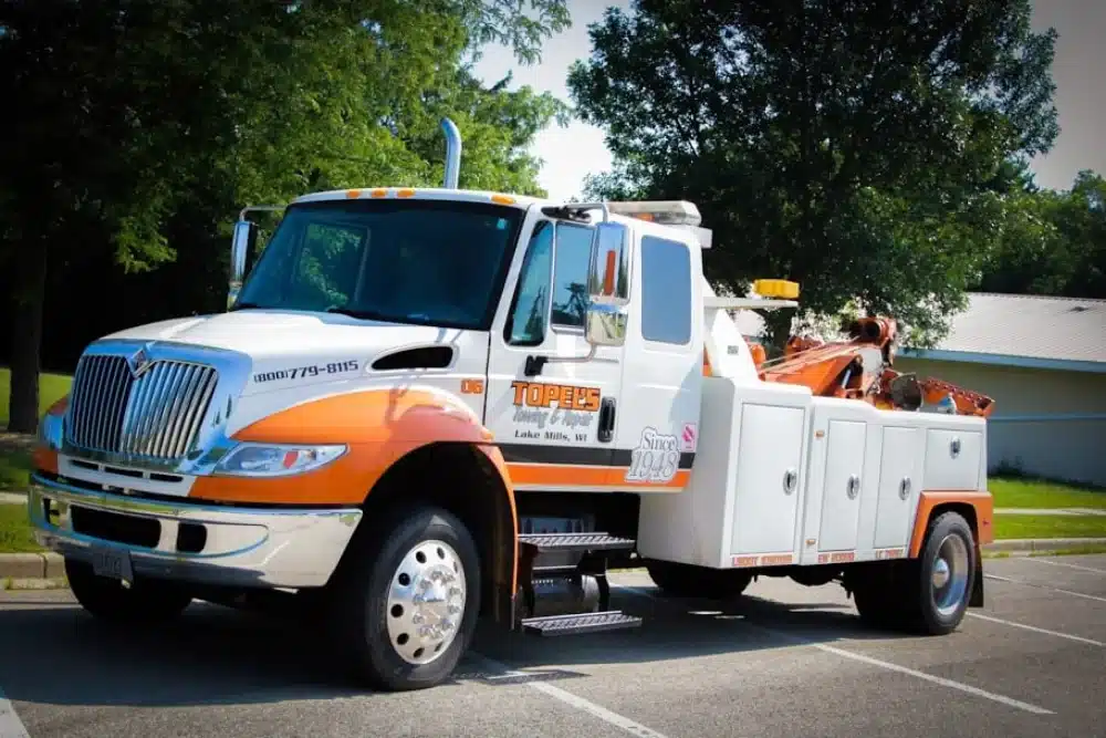 Towing vs. Roadside Assistance: Which Service Do You Need?